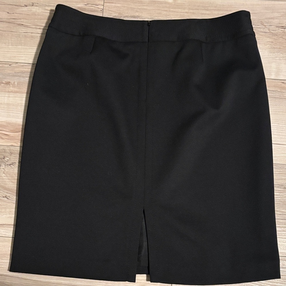 LOFT Black Women's Skirt - Picture 3 of 3